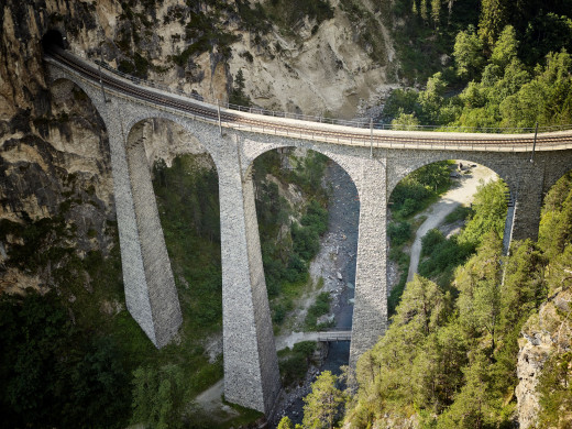 Landwasserviadukt auf der 2. Etappe der Glacier Bike Tour
